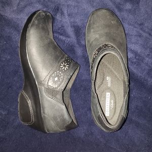 Clogs